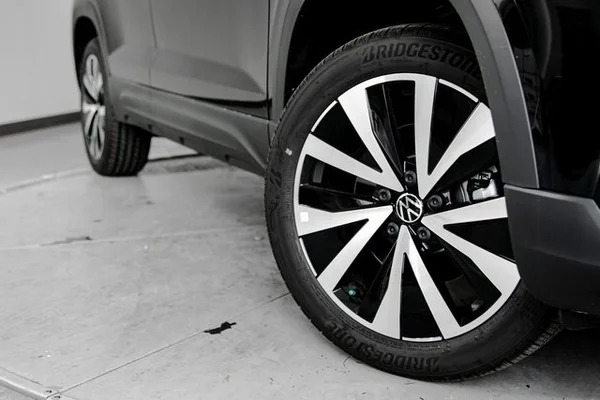 black used 2024 volkswagen tiguan wheels