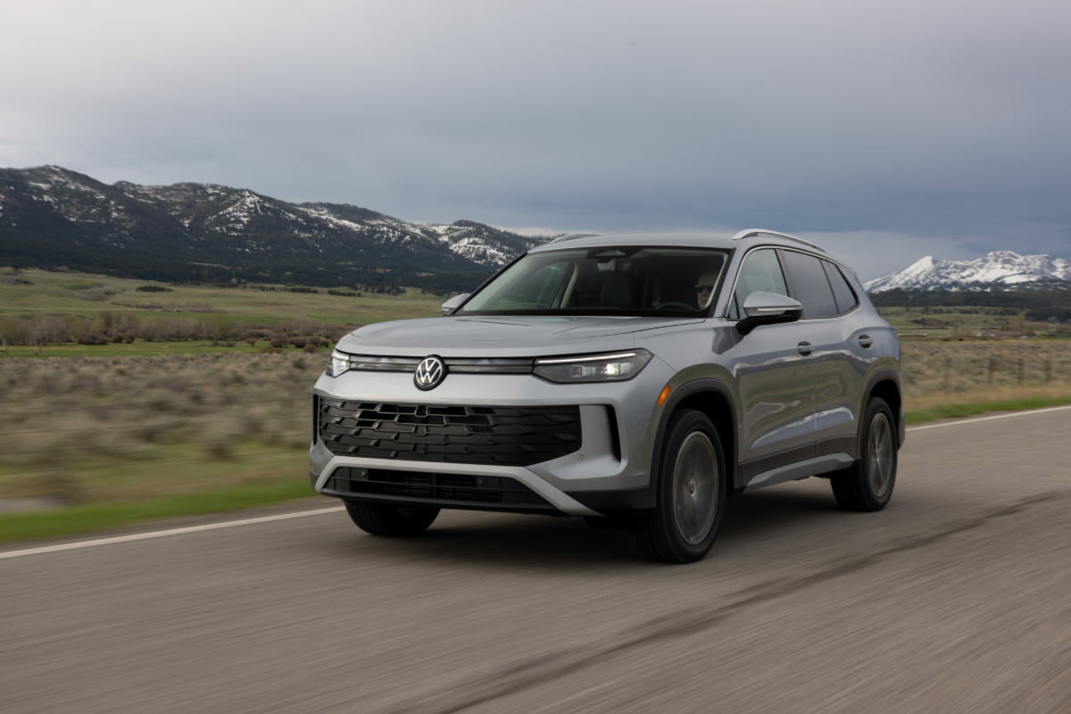 VW Tiguan driving in a pyrite mountain