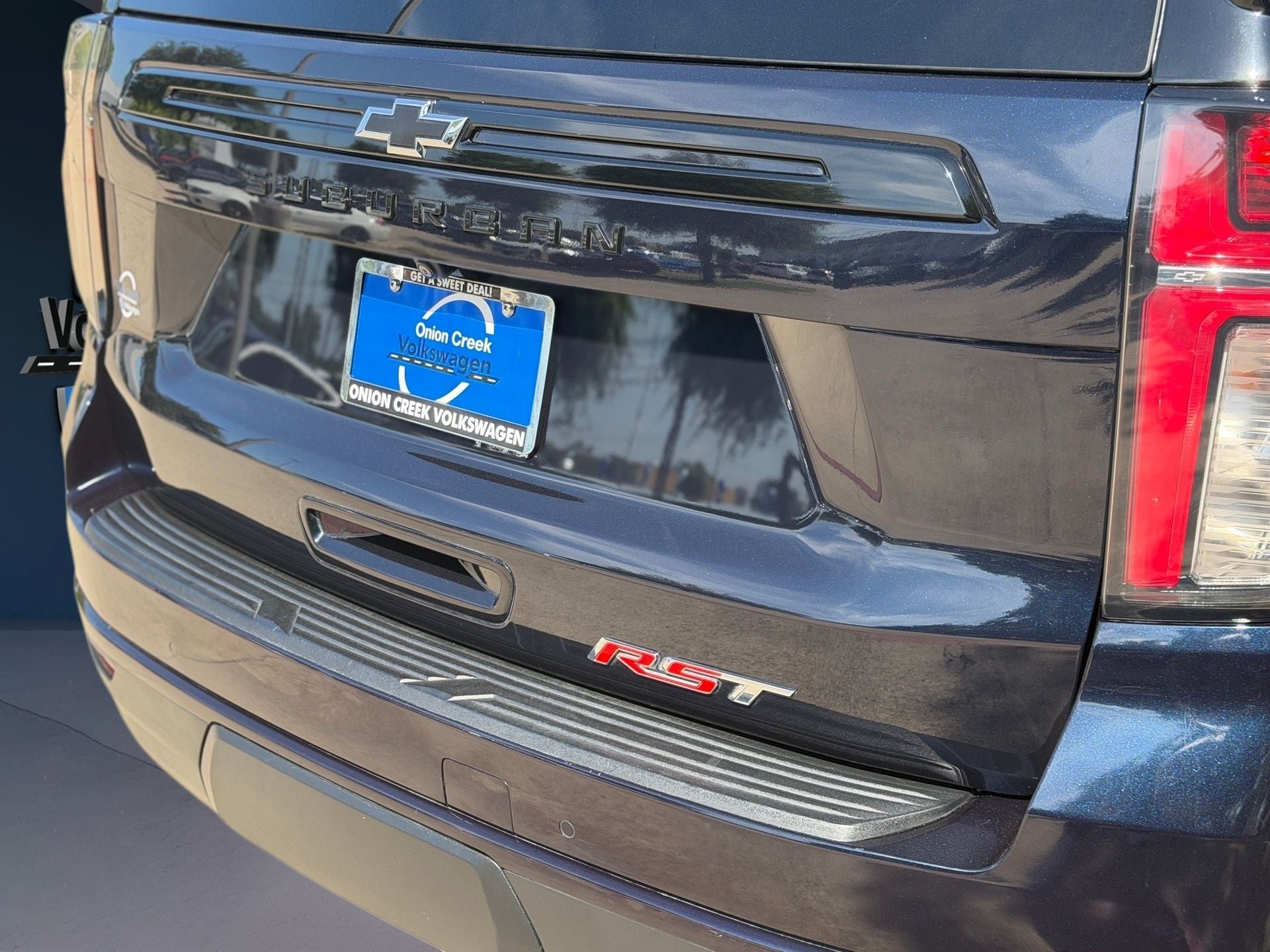 2023 Chevrolet Suburban RST