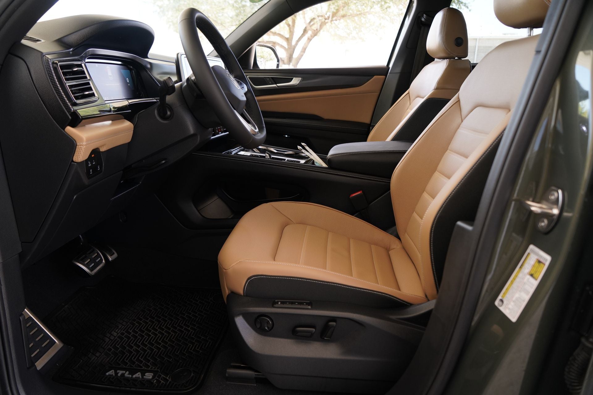 2026 Volkswagen Atlas Cross Sport 2.0T SEL R-Line Black