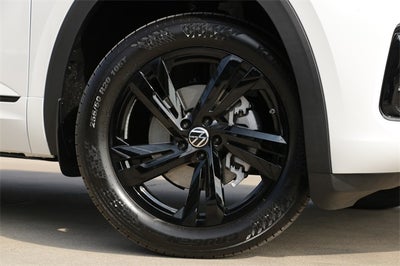 2026 Volkswagen Atlas Cross Sport 2.0T SEL R-Line Black