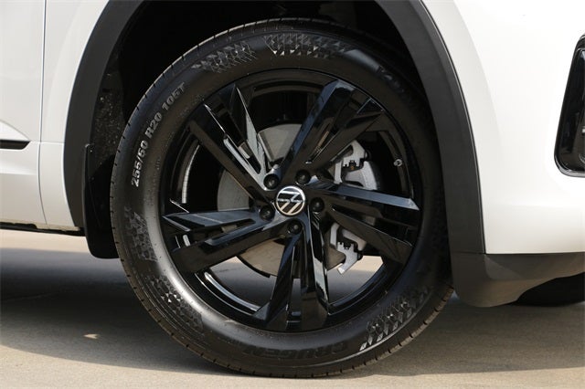 2026 Volkswagen Atlas Cross Sport 2.0T SEL R-Line Black