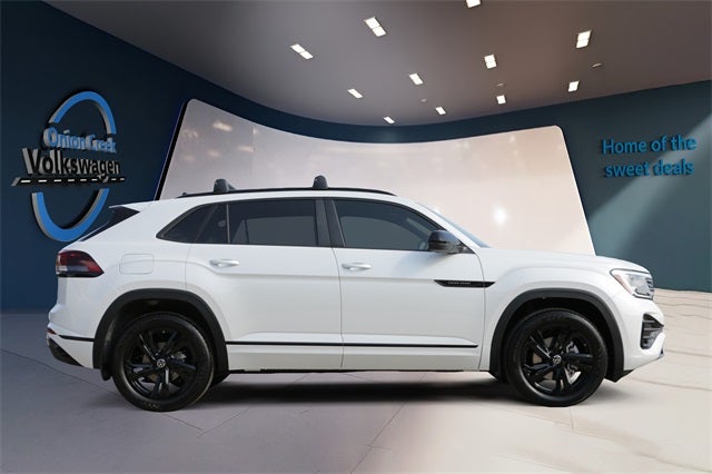 2026 Volkswagen Atlas Cross Sport 2.0T SEL R-Line Black