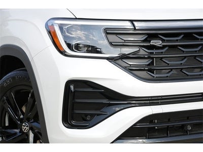 2026 Volkswagen Atlas Cross Sport 2.0T SEL R-Line Black