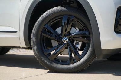 2026 Volkswagen Atlas Cross Sport 2.0T SEL R-Line Black