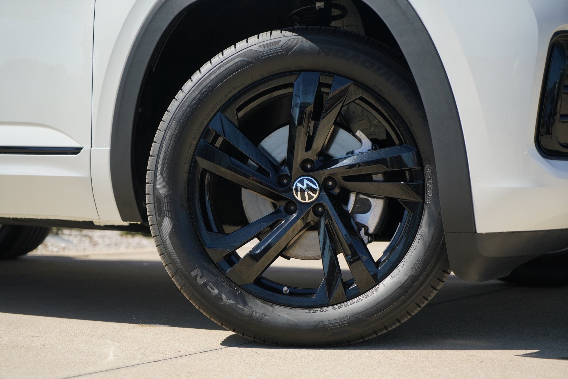 2026 Volkswagen Atlas Cross Sport 2.0T SEL R-Line Black