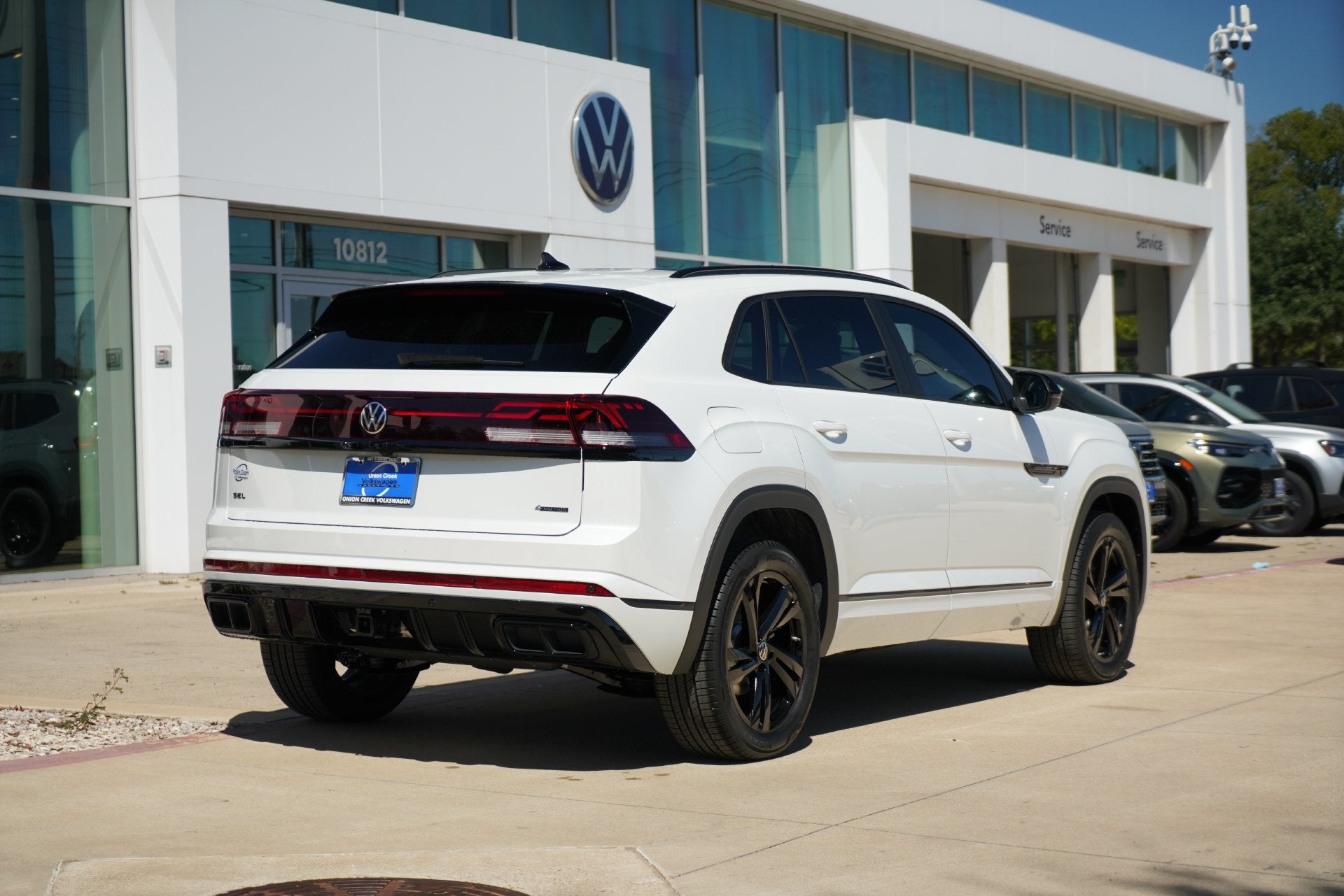 2026 Volkswagen Atlas Cross Sport 2.0T SEL R-Line Black