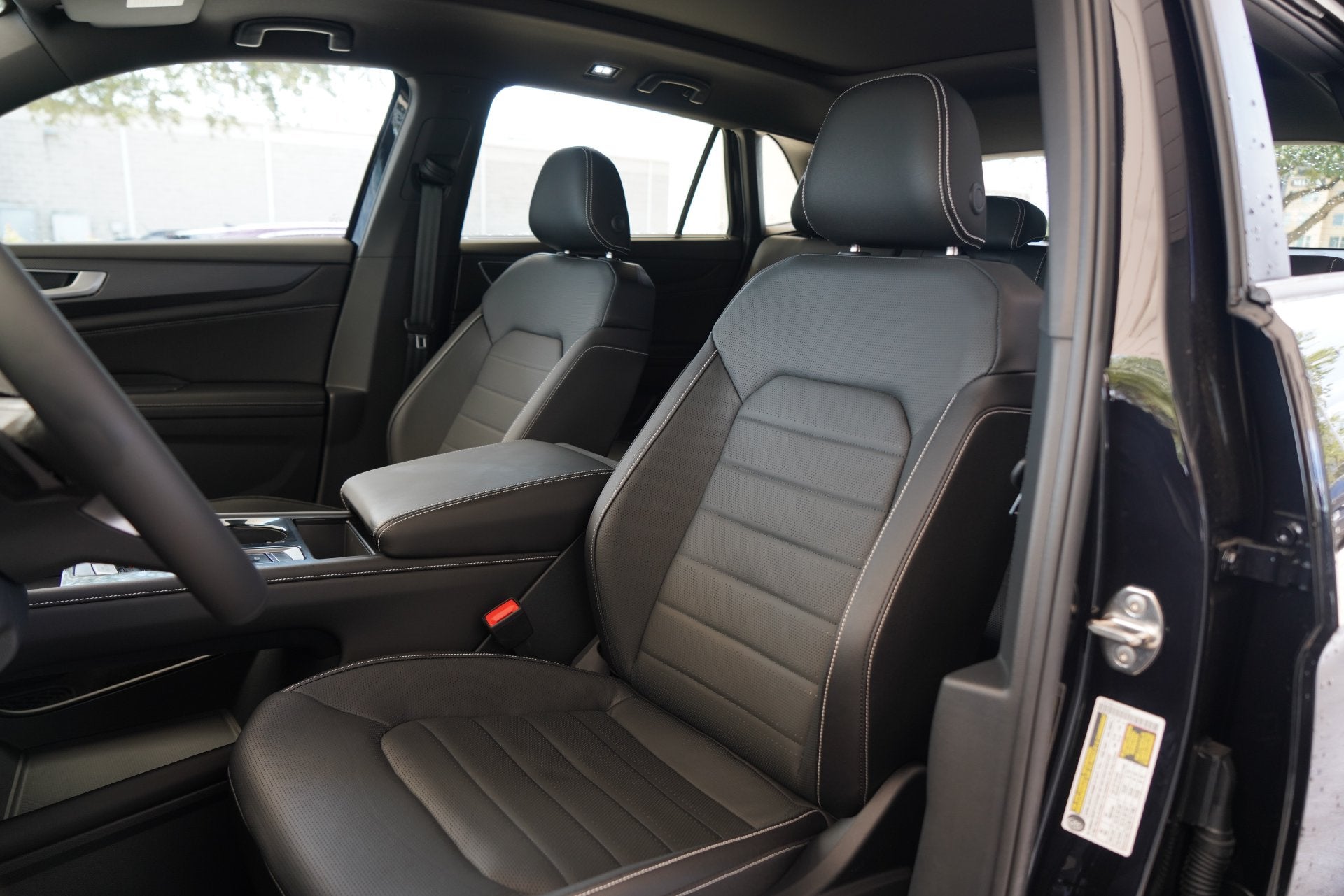 2026 Volkswagen Atlas Cross Sport 2.0T SEL R-Line Black