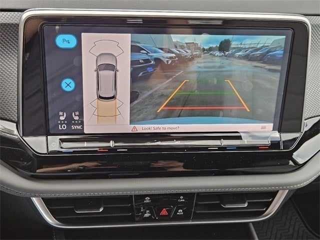 2024 Volkswagen Atlas Cross Sport 2.0T SEL R-Line