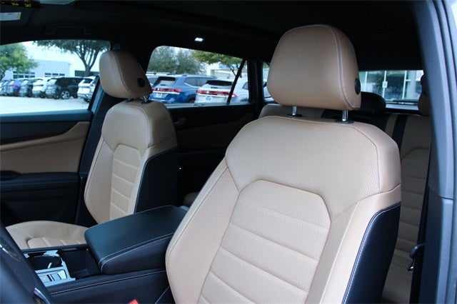 2025 Volkswagen Atlas Cross Sport 2.0T SEL R-Line Black