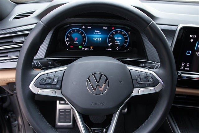 2025 Volkswagen Atlas Cross Sport 2.0T SEL R-Line Black