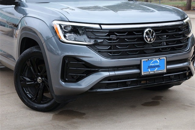 2025 Volkswagen Atlas Cross Sport 2.0T SEL R-Line Black