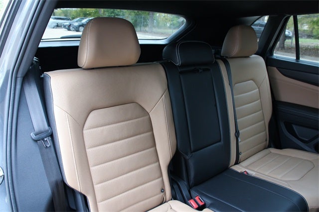 2025 Volkswagen Atlas Cross Sport 2.0T SEL R-Line Black