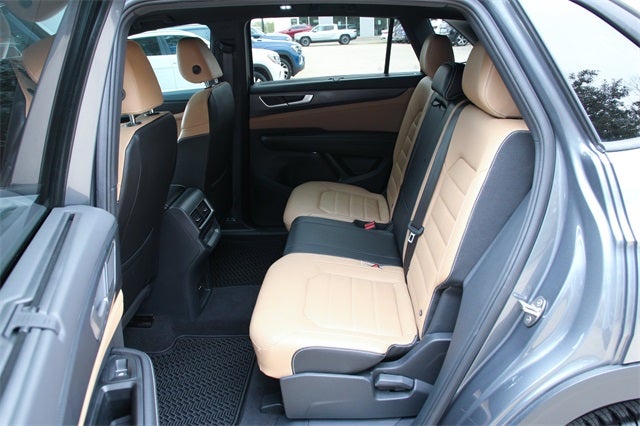 2025 Volkswagen Atlas Cross Sport 2.0T SEL R-Line Black