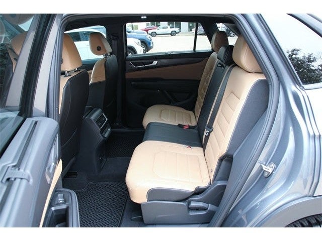 2025 Volkswagen Atlas Cross Sport 2.0T SEL R-Line Black