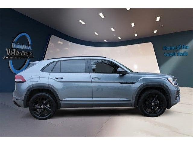 2025 Volkswagen Atlas Cross Sport 2.0T SEL R-Line Black