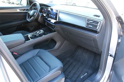 2025 Volkswagen Atlas Cross Sport 2.0T SEL R-Line Black