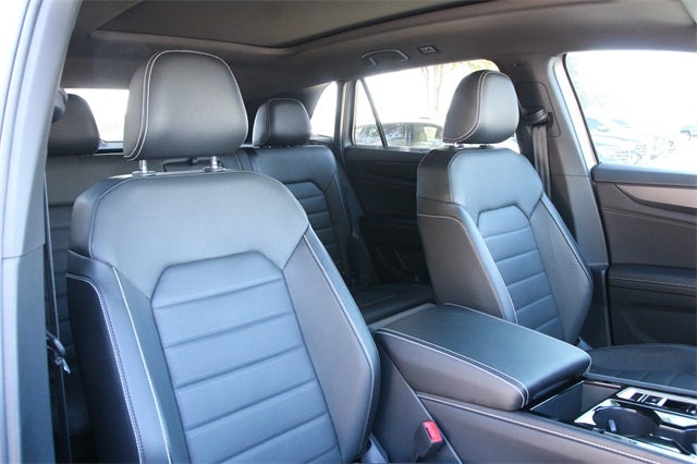 2025 Volkswagen Atlas Cross Sport 2.0T SEL R-Line Black