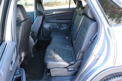 2025 Volkswagen Atlas Cross Sport 2.0T SEL R-Line Black