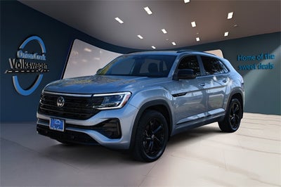 2025 Volkswagen Atlas Cross Sport 2.0T SEL R-Line Black