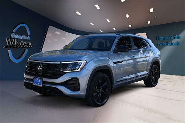 2025 Volkswagen Atlas Cross Sport 2.0T SEL R-Line Black