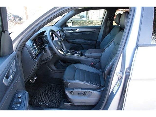 2025 Volkswagen Atlas Cross Sport 2.0T SEL R-Line Black