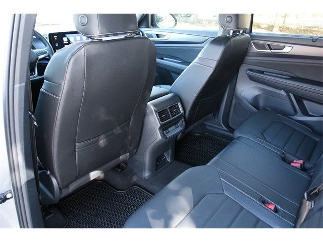 2025 Volkswagen Atlas Cross Sport 2.0T SEL R-Line Black