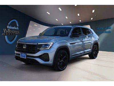 2025 Volkswagen Atlas Cross Sport 2.0T SEL R-Line Black