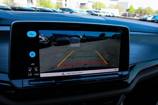 2026 Volkswagen Atlas Cross Sport 2.0T SE