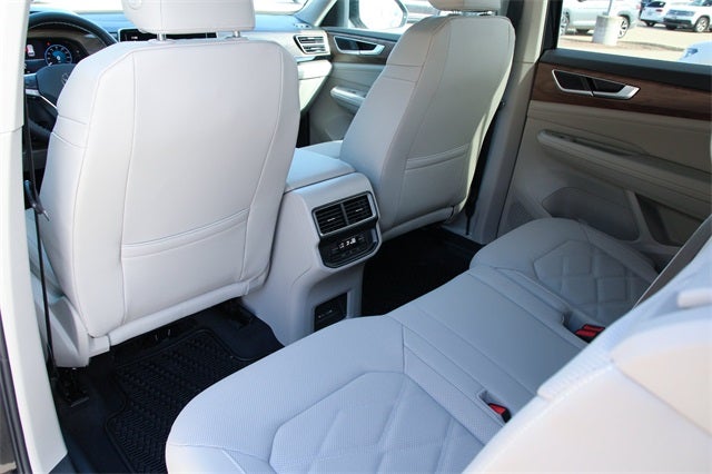 2026 Volkswagen Atlas 2.0T SE