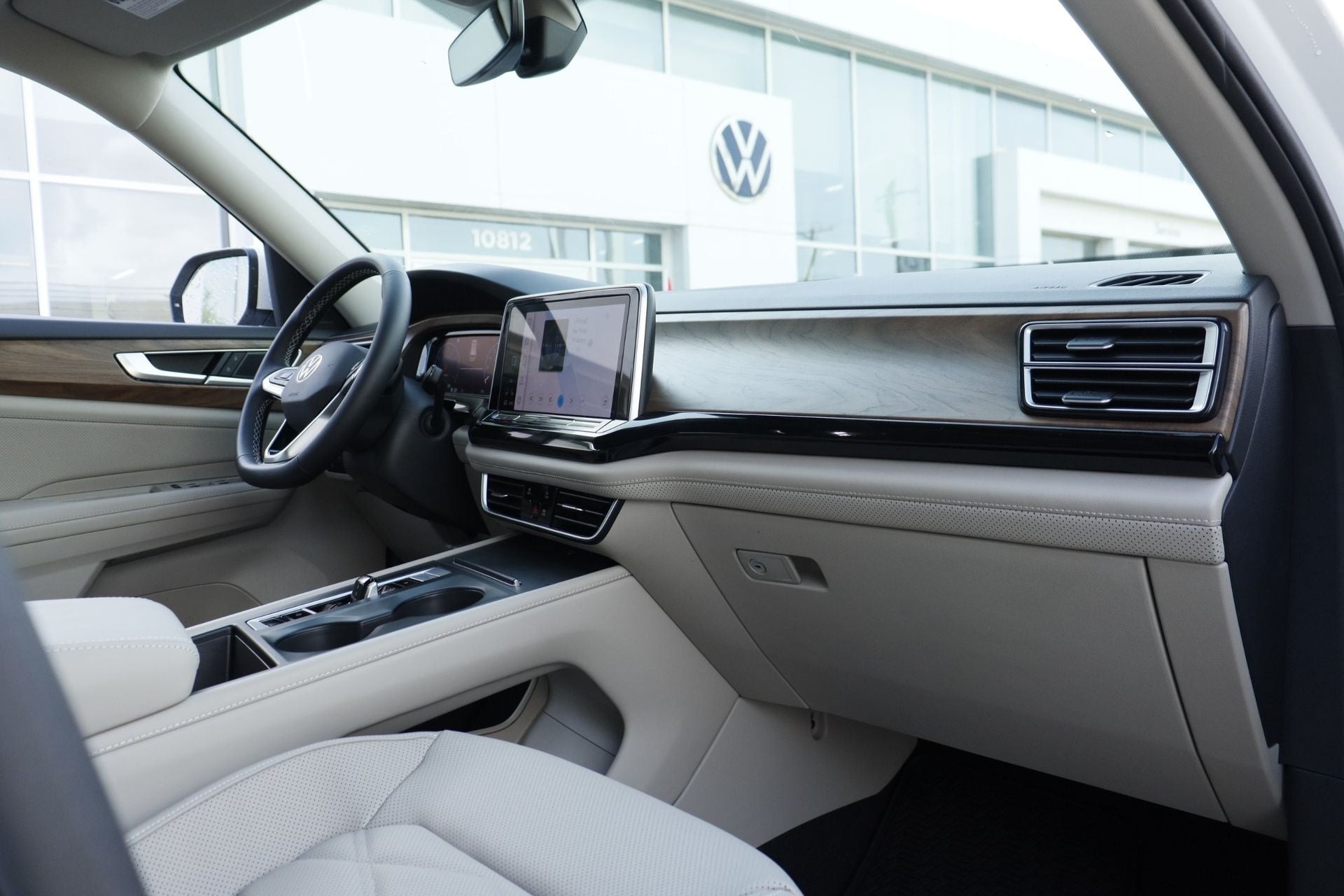 2026 Volkswagen Atlas 2.0T SE