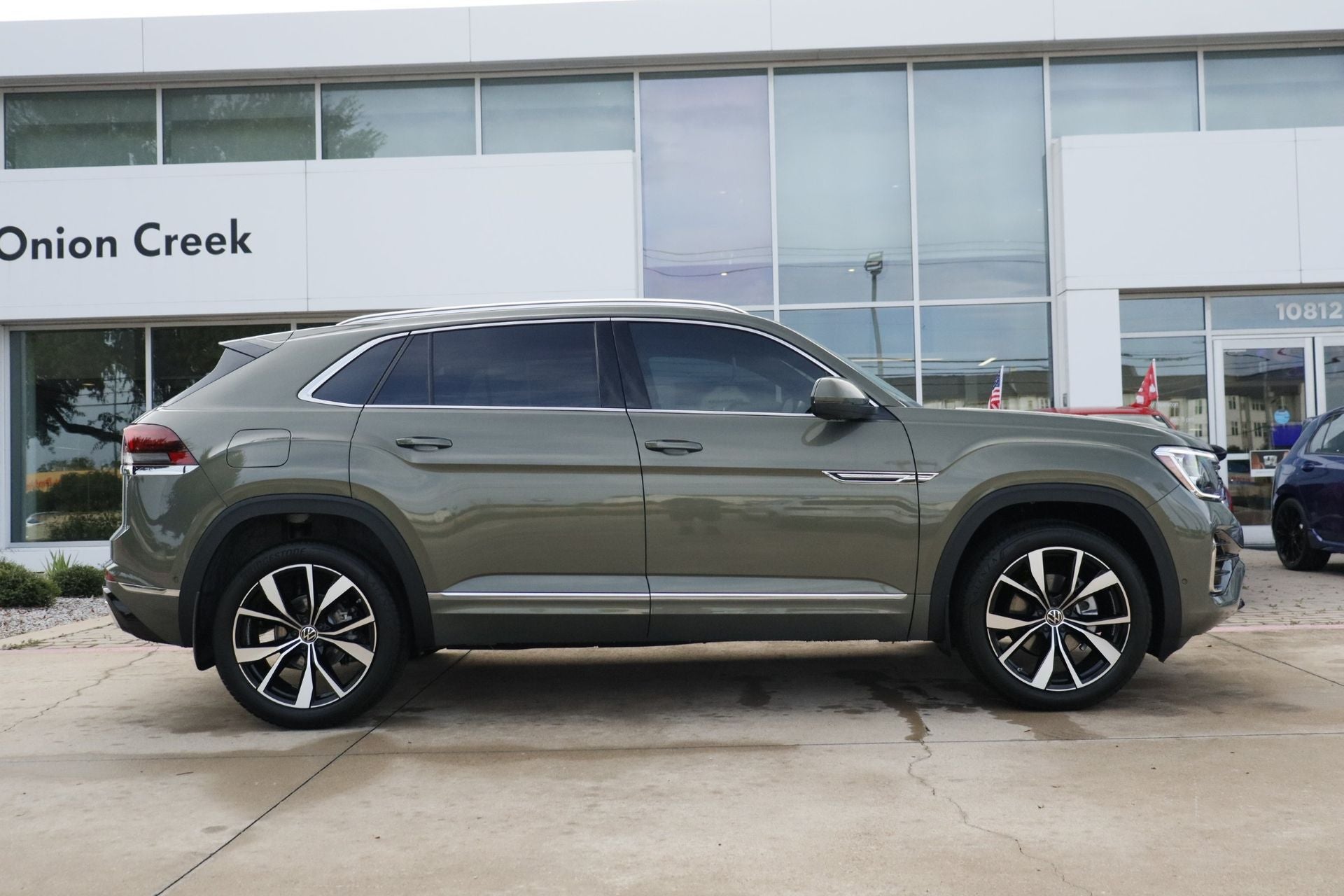 2026 Volkswagen Atlas Cross Sport 2.0T SEL Premium R-Line