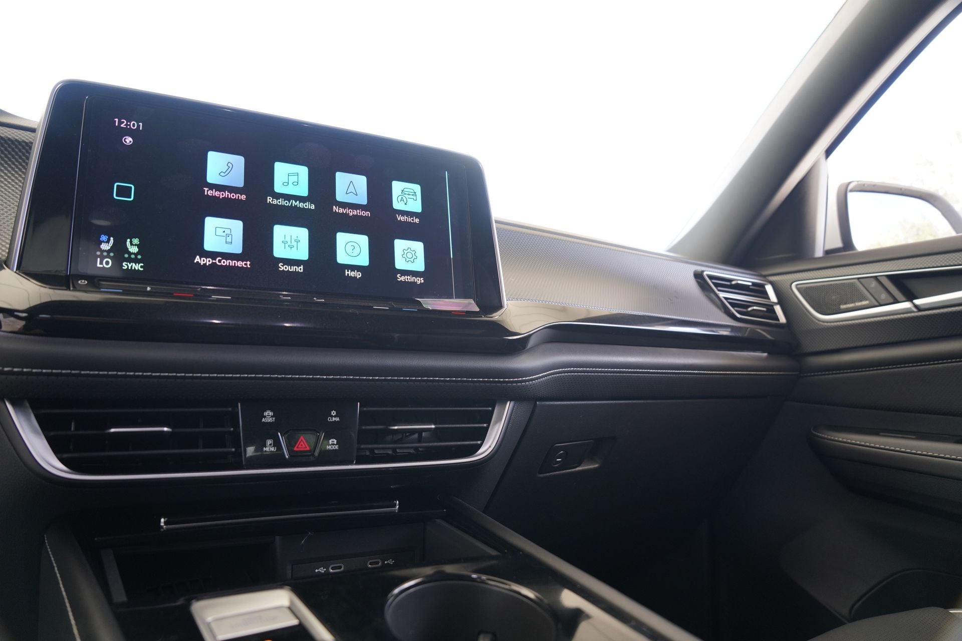 2026 Volkswagen Atlas Cross Sport 2.0T SEL Premium R-Line