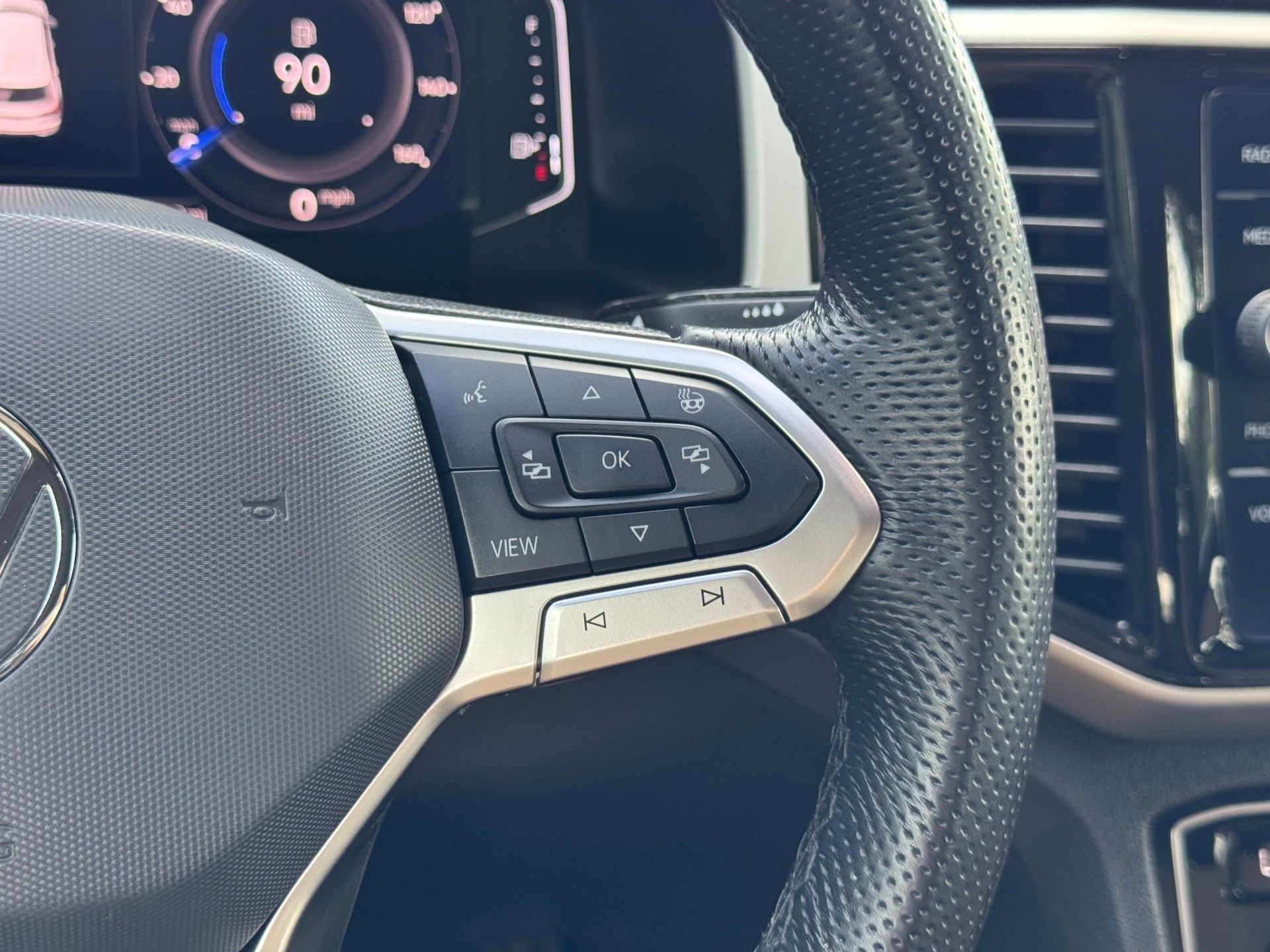2022 Volkswagen Atlas Cross Sport 3.6L V6 SEL Premium R-Line