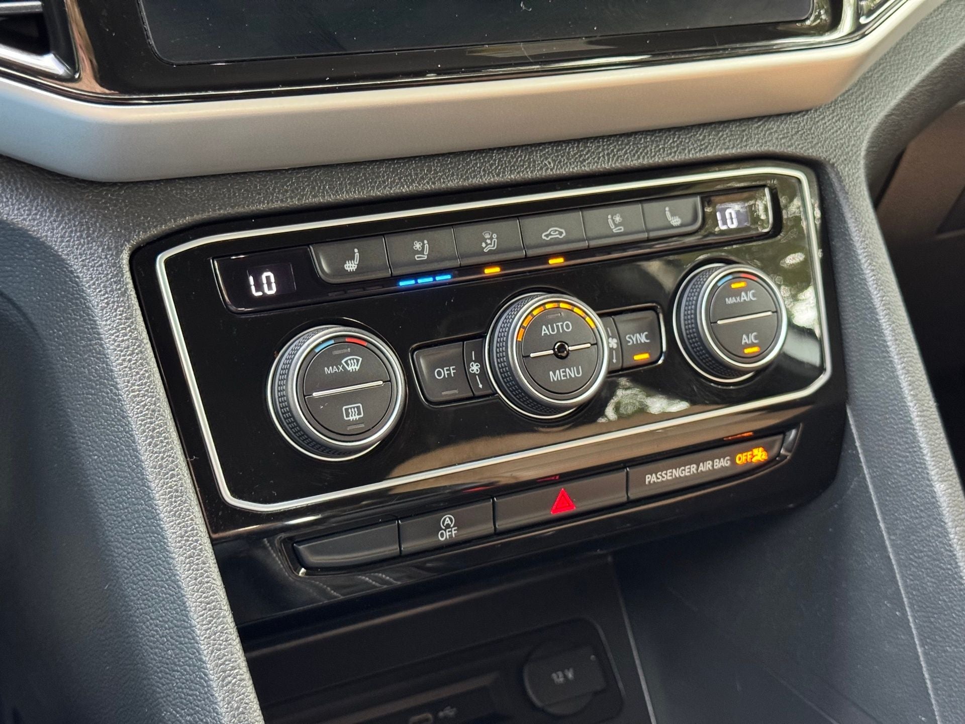 2022 Volkswagen Atlas Cross Sport 3.6L V6 SEL Premium R-Line