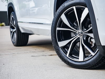 2024 Volkswagen Atlas Cross Sport 2.0T SEL Premium R-Line