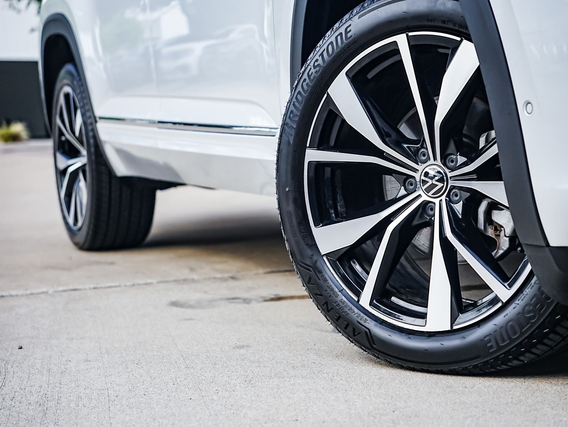 2024 Volkswagen Atlas Cross Sport 2.0T SEL Premium R-Line
