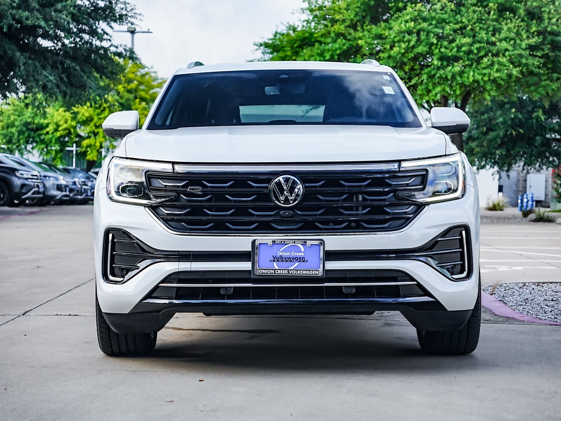 2024 Volkswagen Atlas Cross Sport 2.0T SEL Premium R-Line