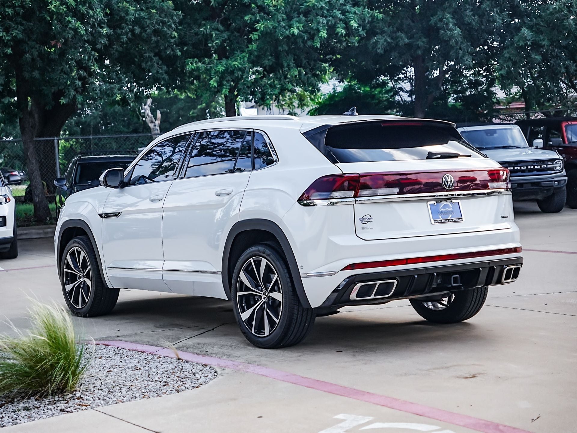 2024 Volkswagen Atlas Cross Sport 2.0T SEL Premium R-Line
