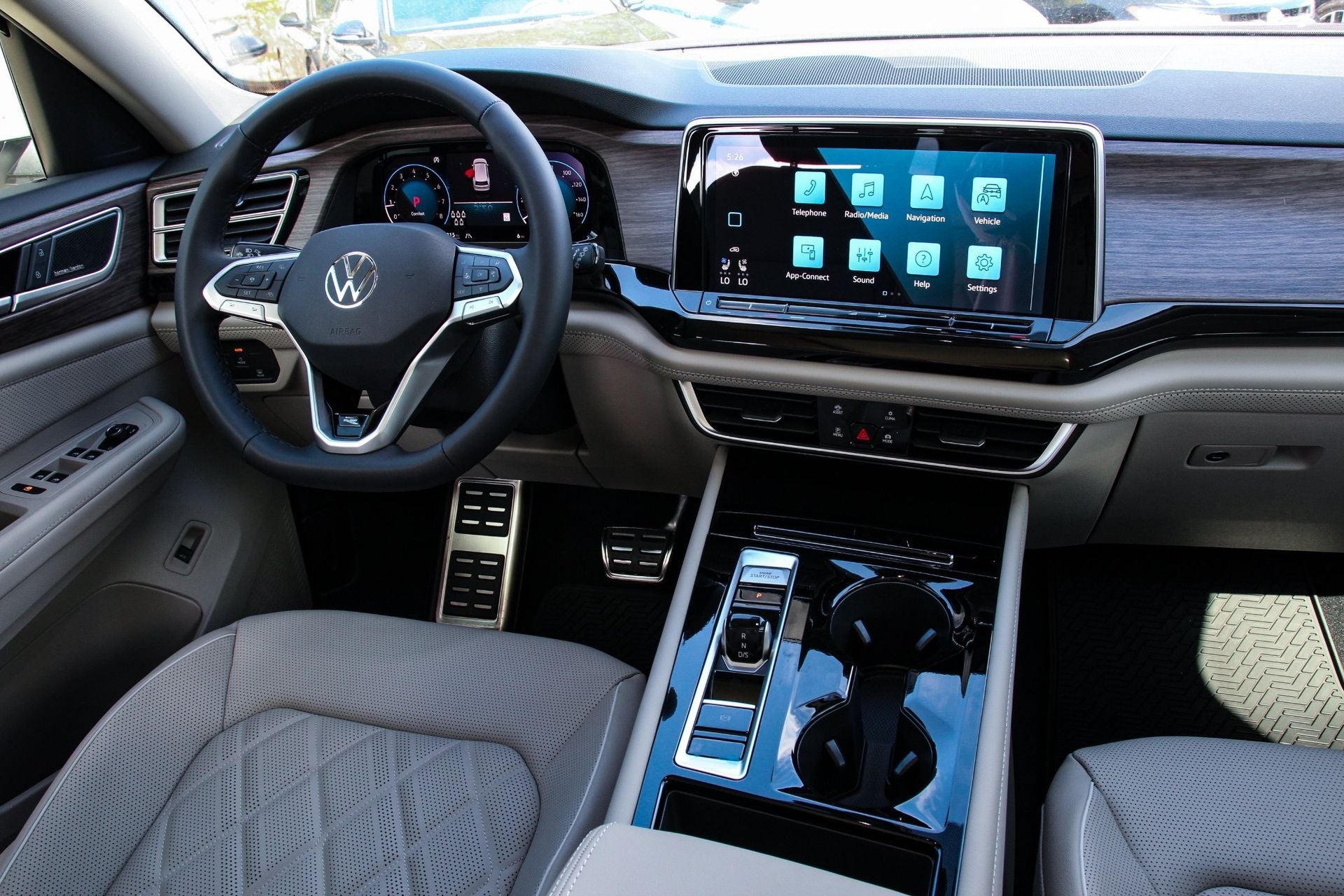 2026 Volkswagen Atlas 2.0T SEL Premium R-Line