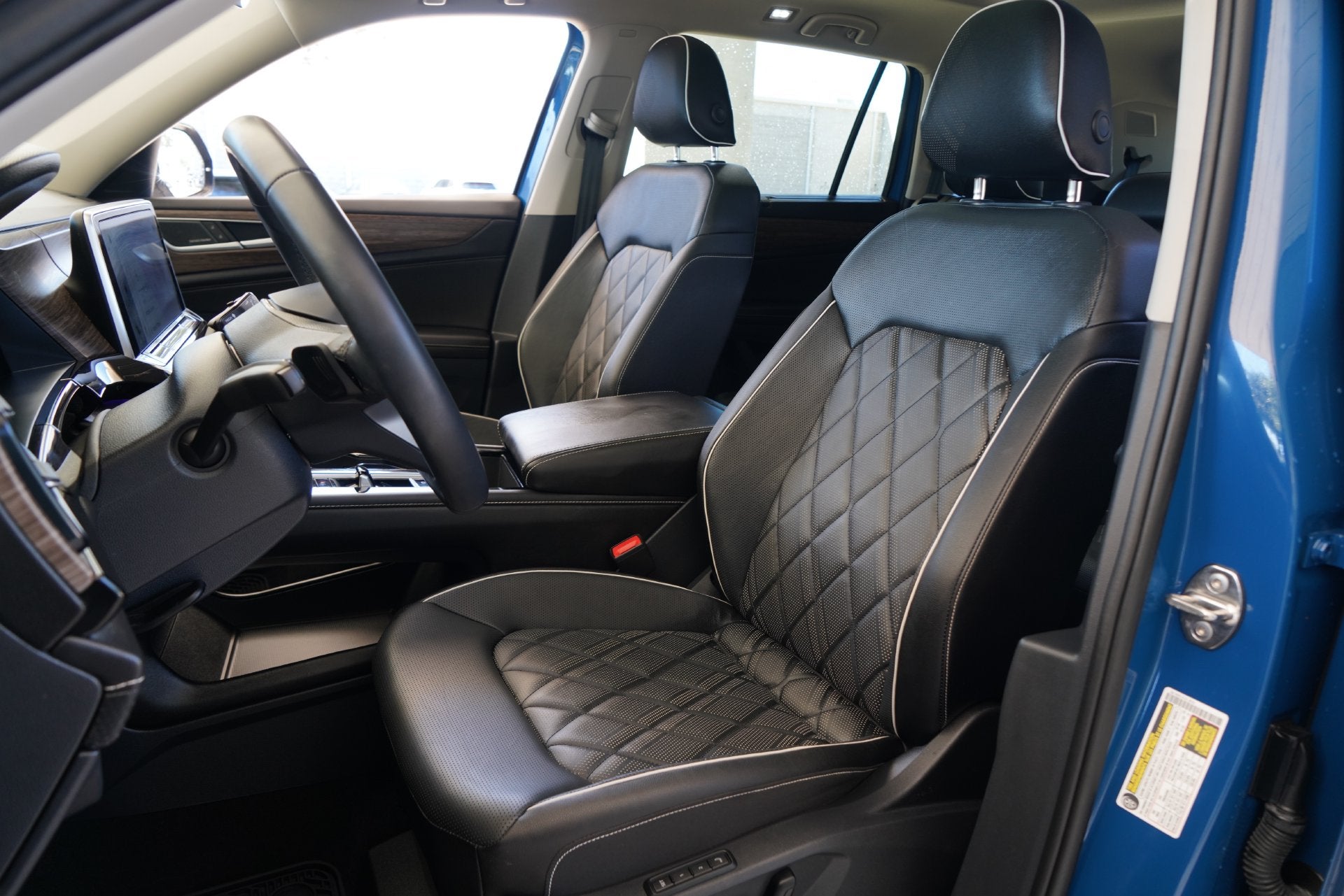 2025 Volkswagen Atlas 2.0T SEL Premium R-Line