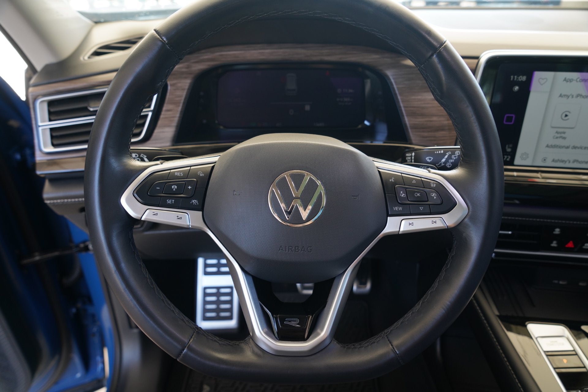 2025 Volkswagen Atlas 2.0T SEL Premium R-Line
