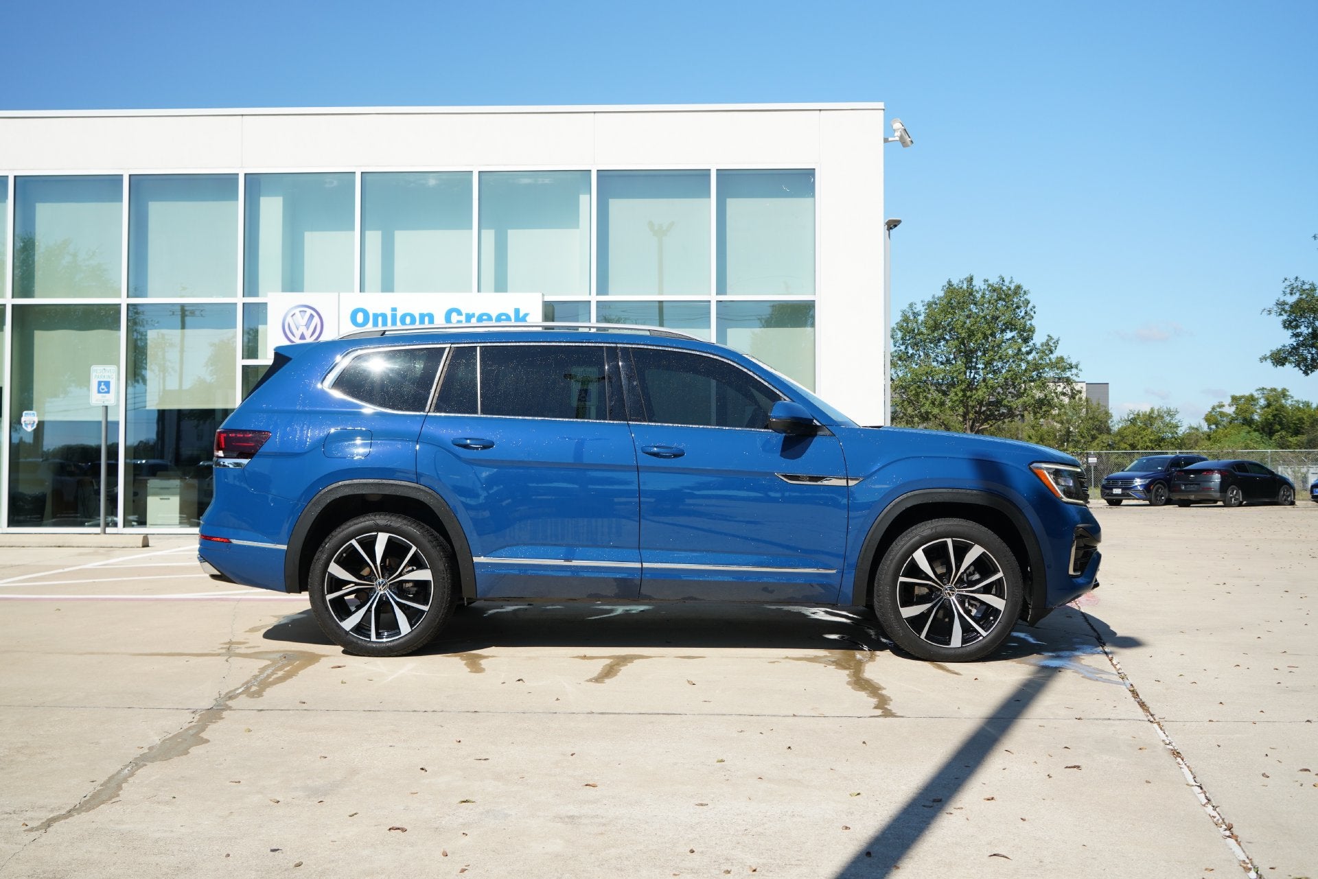 2025 Volkswagen Atlas 2.0T SEL Premium R-Line