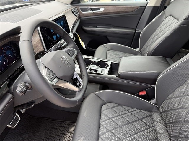 2025 Volkswagen Atlas 2.0T SEL Premium R-Line