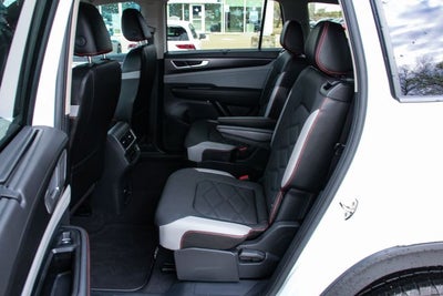 2024 Volkswagen Atlas 2.0T Peak Edition SEL