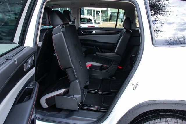 2024 Volkswagen Atlas 2.0T Peak Edition SEL