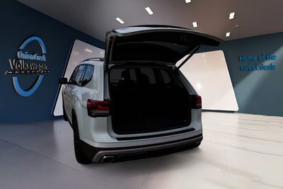 2024 Volkswagen Atlas 2.0T Peak Edition SEL