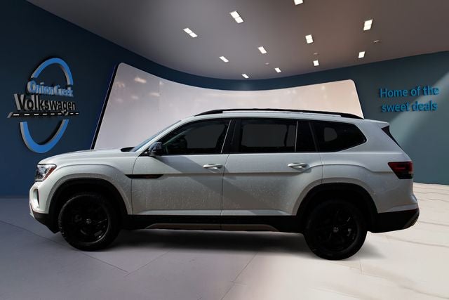 2024 Volkswagen Atlas 2.0T Peak Edition SEL