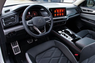 2024 Volkswagen Atlas 2.0T Peak Edition SEL