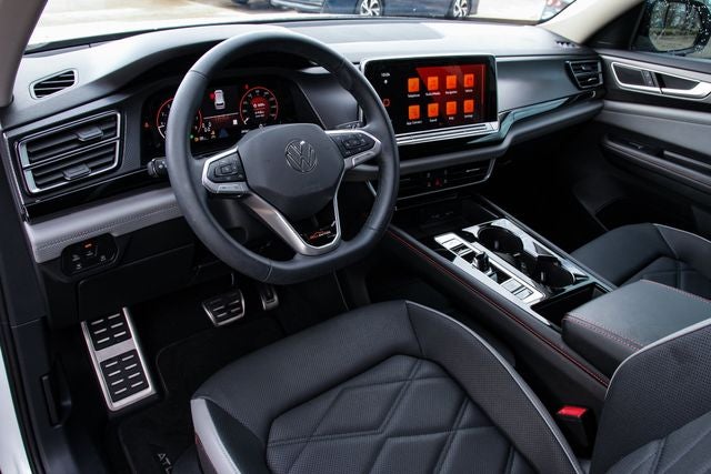 2024 Volkswagen Atlas 2.0T Peak Edition SEL